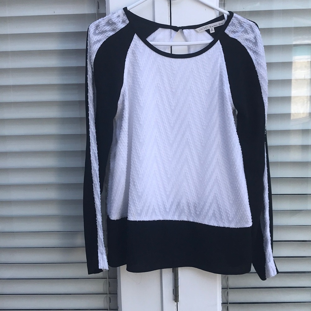 White zig zag shirt
